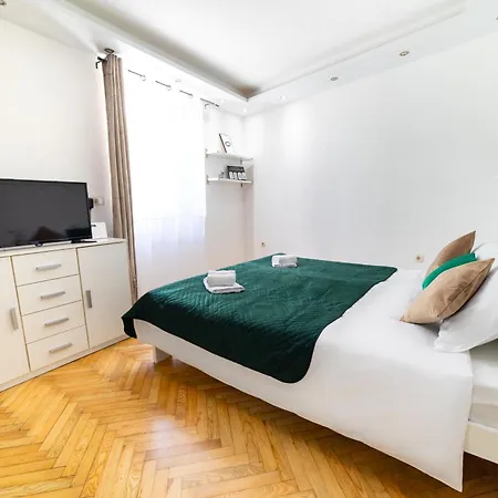 Luxury Corner In Centre With Terrace Apartman
