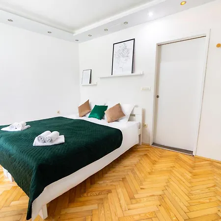 Luxury Corner In Centre With Terrace Apartman *
