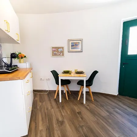 Luxury Corner In Centre With Terrace *